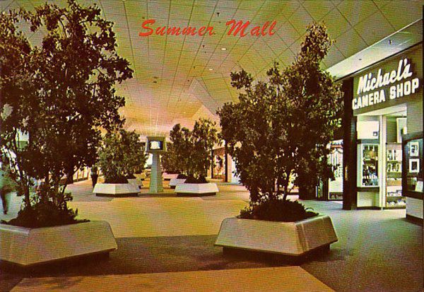 Park City summer mall